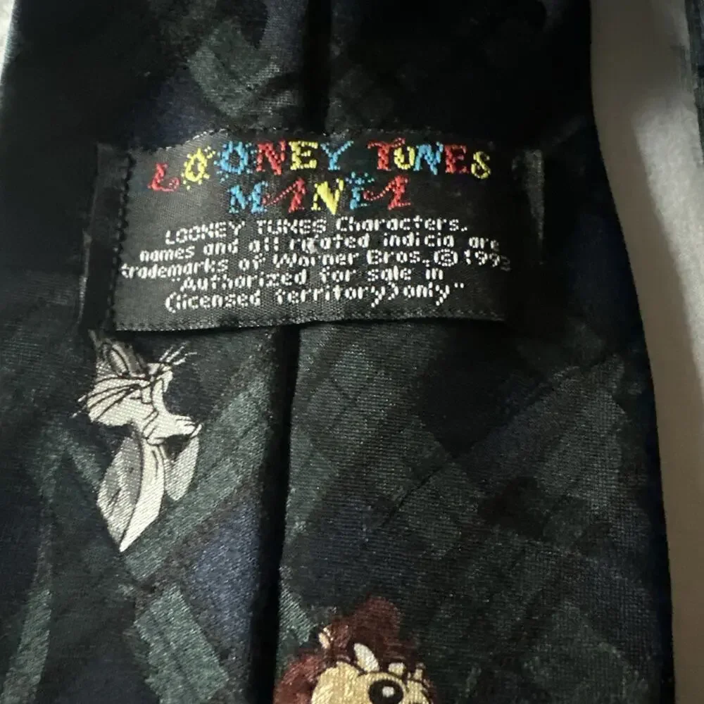 Looney Tunes Mania 1993 Necktie 100% Polyester EUC‎ Bugs Bunny Daffy Tweety